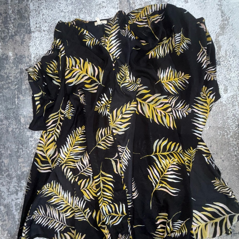 Black and Yellow Leaf Print Women's Kimono Maurice’s EUC